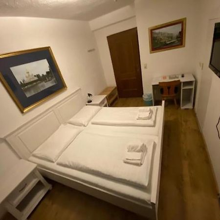 Hotel Wildschuetz Basic Altmuenster Exterior photo